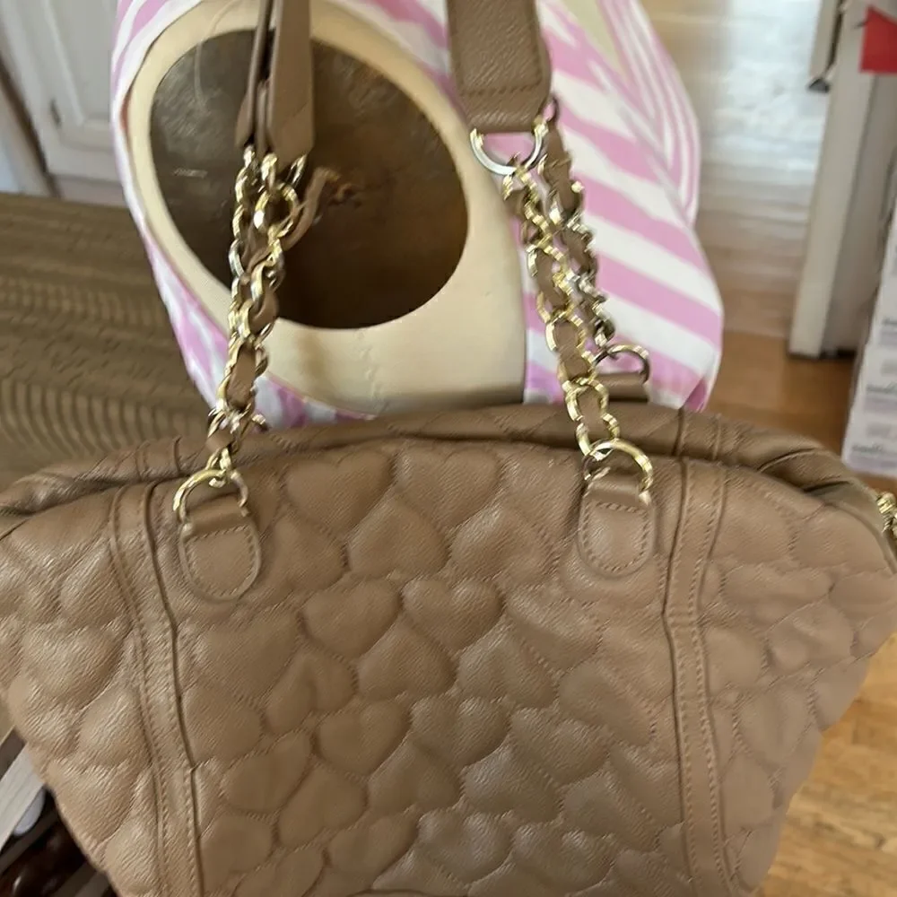 Vegan 🌱 Heart ❤️ Quilt & Bowtie Bag Summer neutral Sand colored Gold Detail✈️